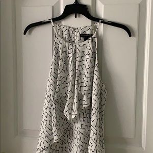 Banana Republic black & white sleeveless blouse